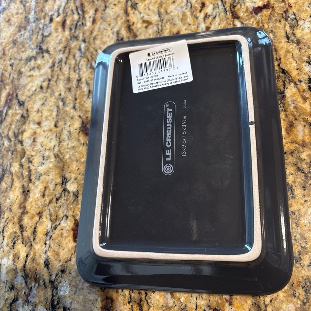 Le Creuset Stoneware Butter Dish UK, Flint - Picture 10 of 13